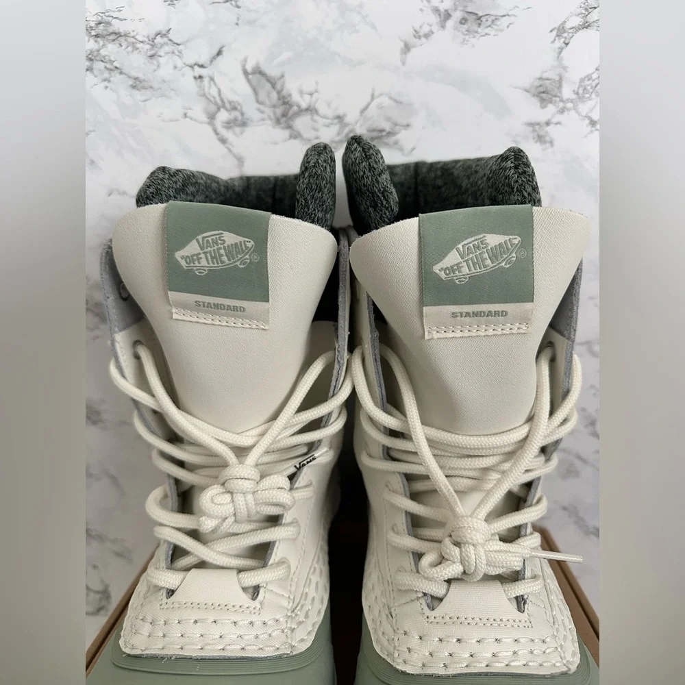 Vans MTE Standard Cold Weather All Trac Snow Boots Men’s Size 7/Women’s Size 8.5